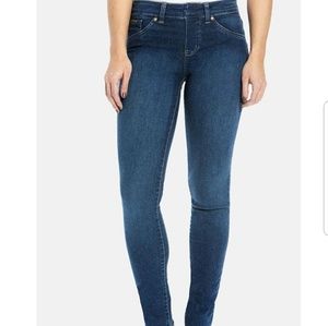 Beija Flor pull on jeans